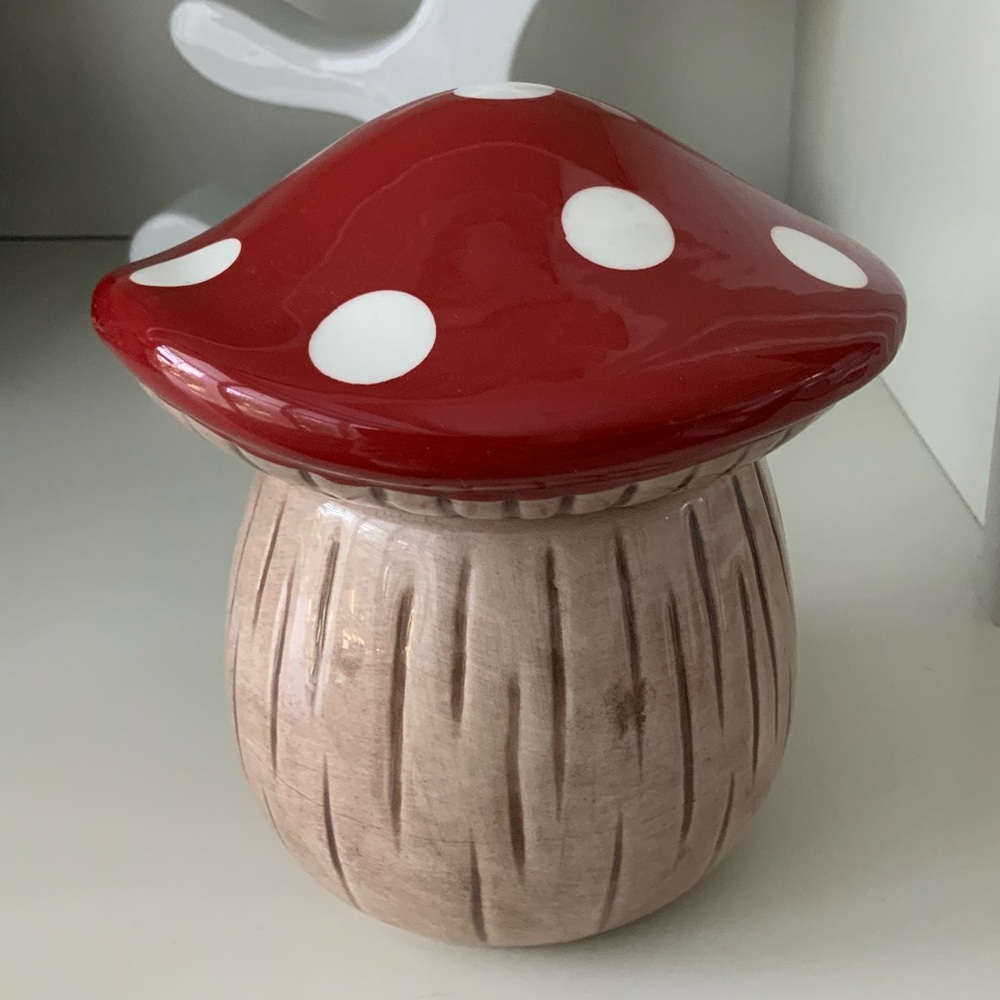 Mushroom Whimsical B HARBOUR Ceramic Canisters X 2 Set Like New Kitchen Home - Picture 14 of 16